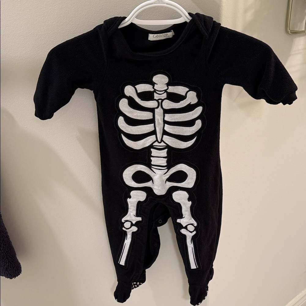 Black and White Skeleton Kids Footie 12-18 months